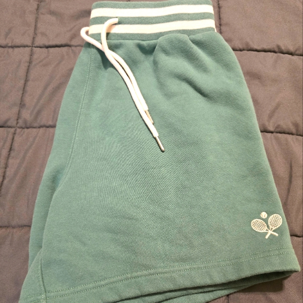 Abercombie and fitch soft a&f fleece relaxed shorts.